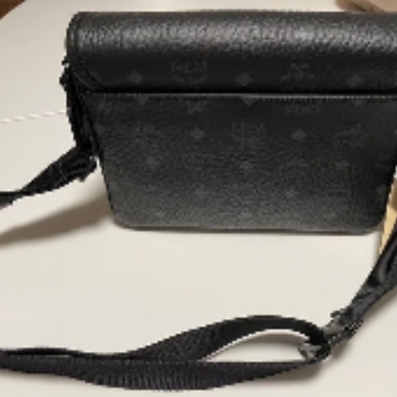 MCM Klassik Logo Patch Small Messenger Bag - Picture 4 of 6